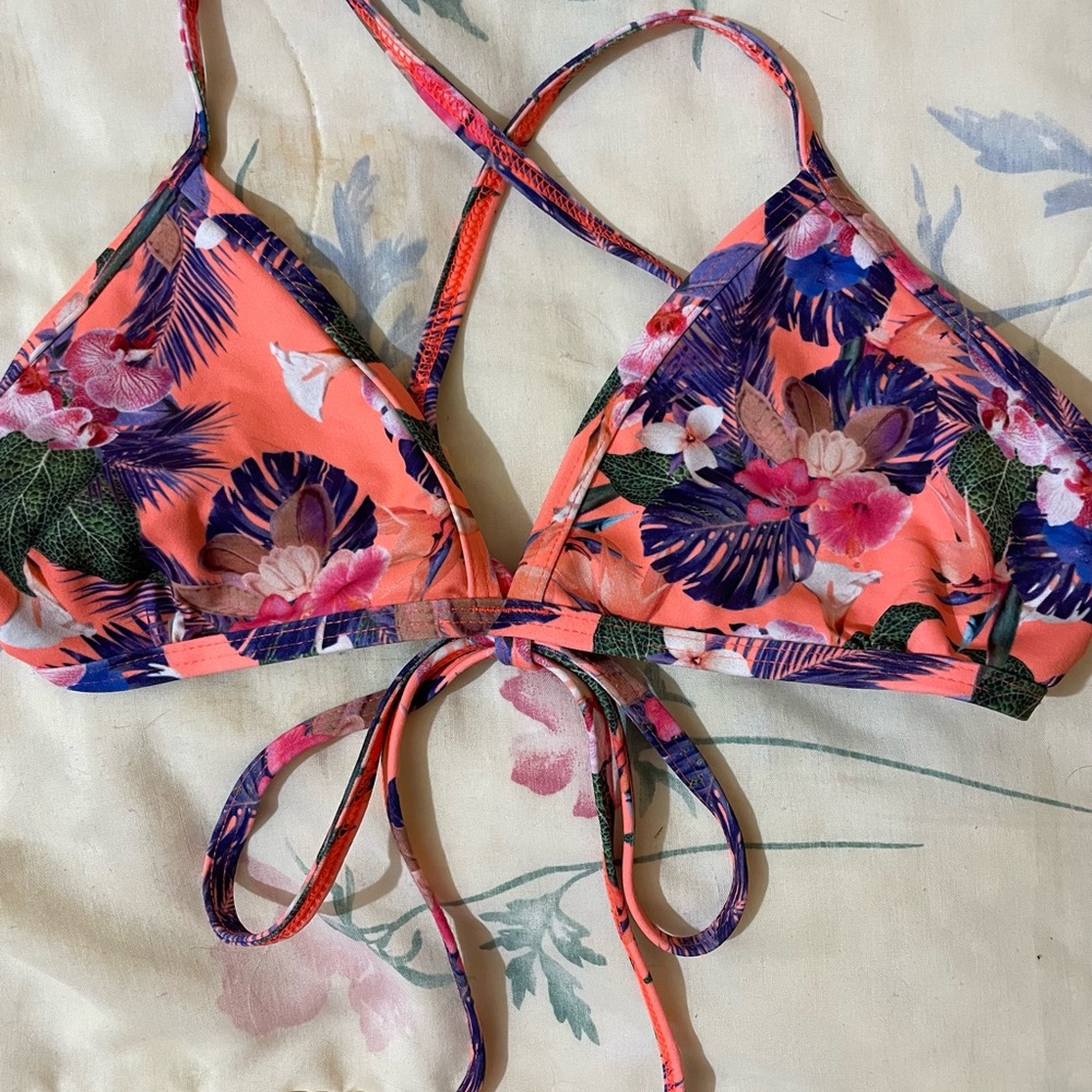 Jolyn Clothing Multicolor Strappy Bikini Top